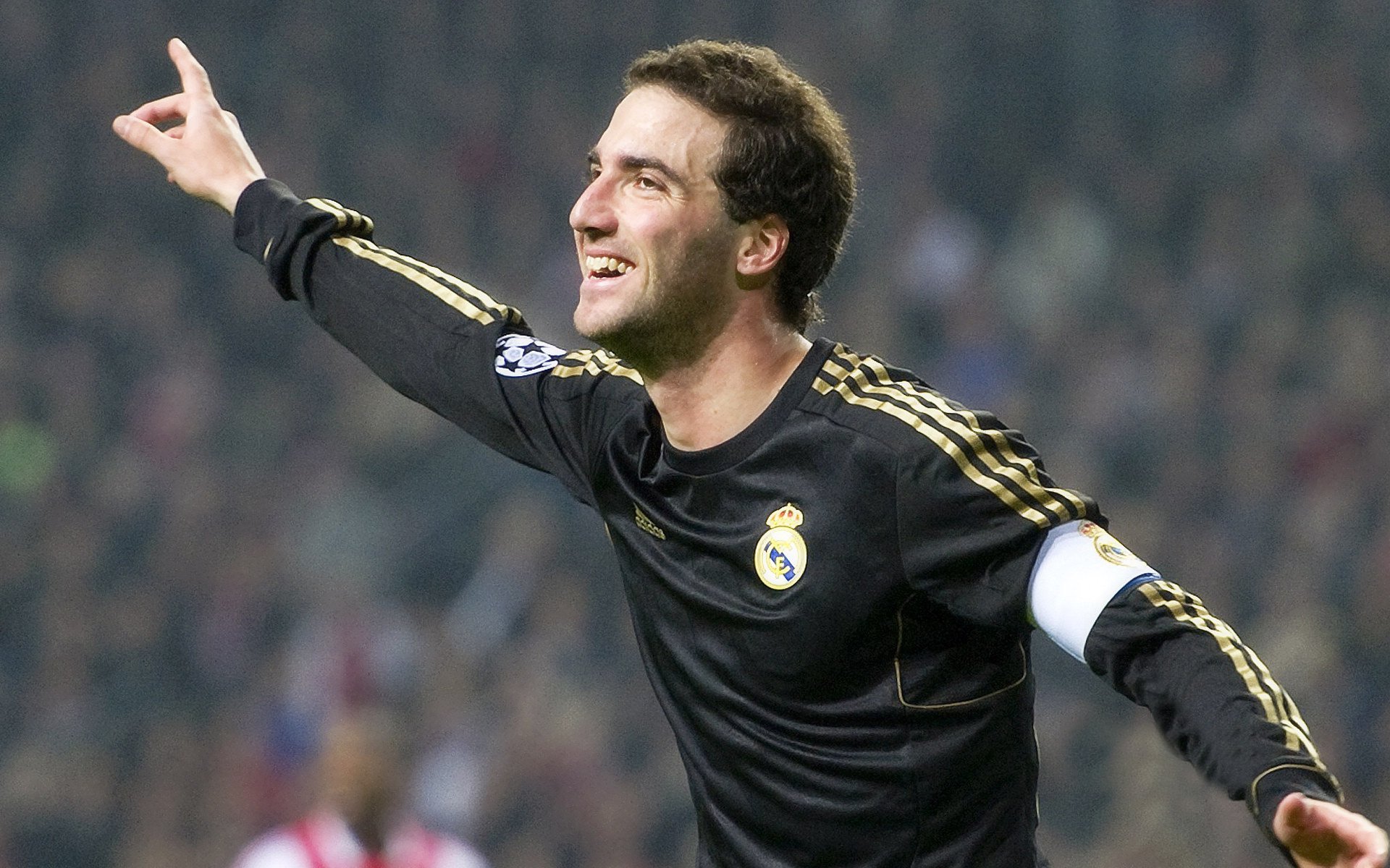 体育场馆周边商业配套完善,带动当地就业增长,体育场馆商业化运营的解决方案