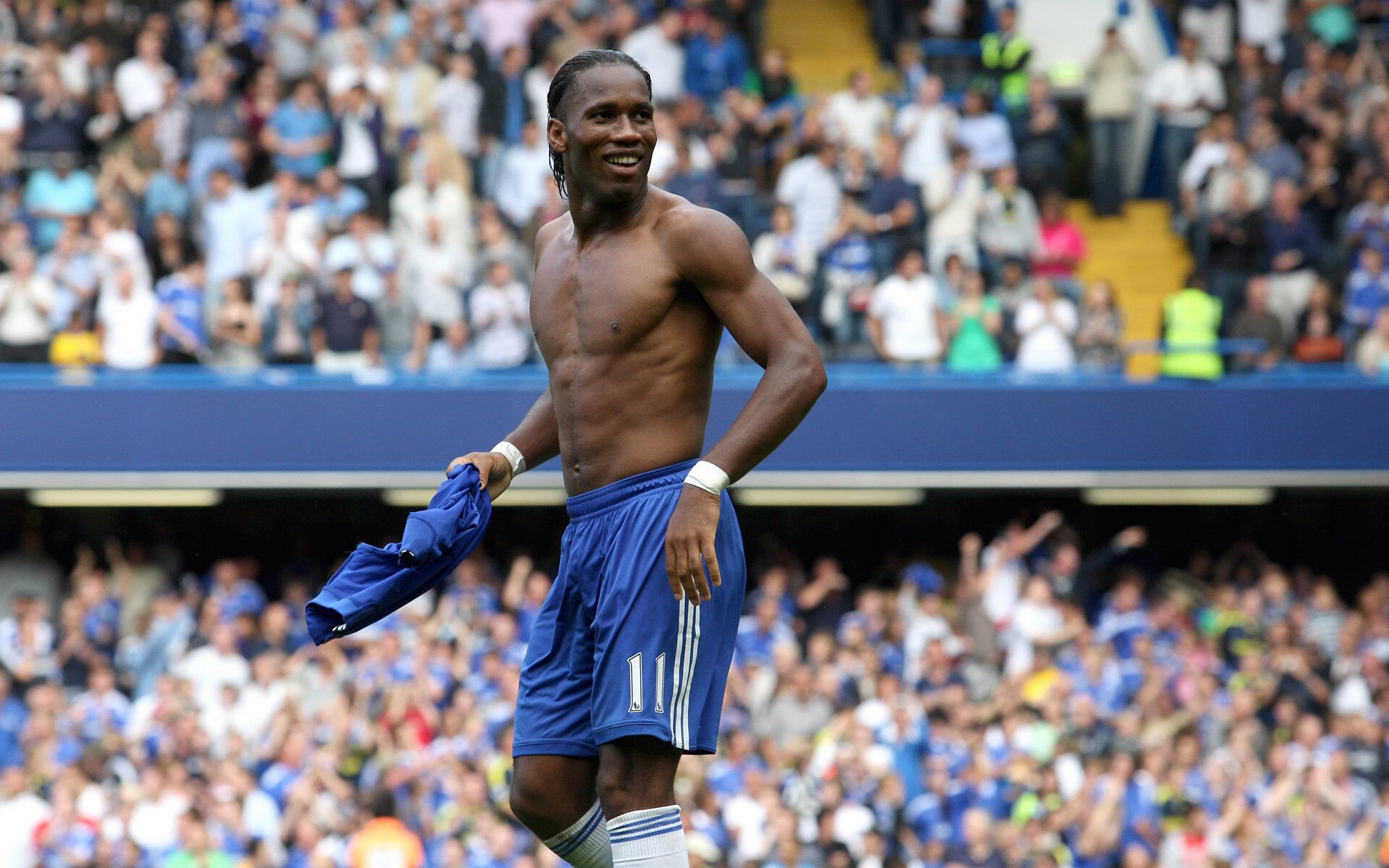 传的漂亮,打的精彩!费尔明长传精准制导,拉什福德一步过掉对手爆杆破门!